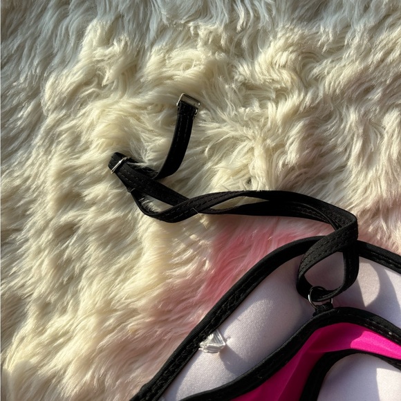 Pink bikini - Picture 9 of 11